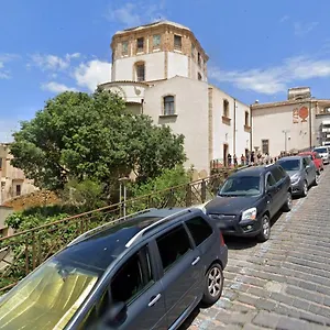 Gi-rosa Bed & Breakfast Caltagirone